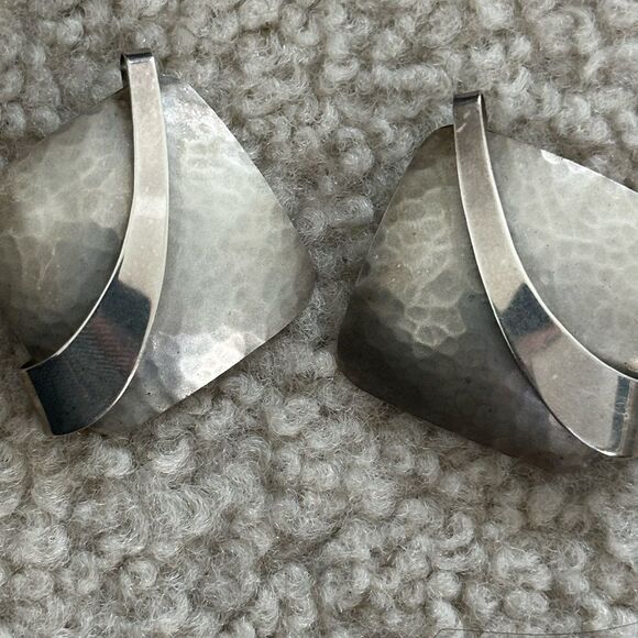 TTC Sterling Modernist Hammered Earrings Stud Post Pierced Abstract Square Swirl - Picture 2 of 3